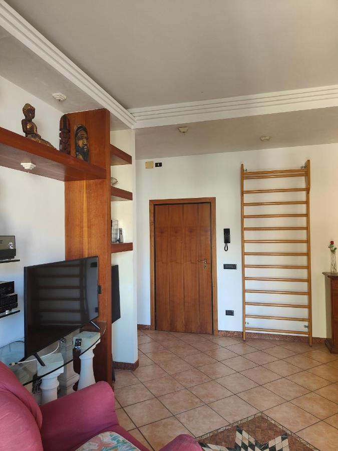 Lara'S House Appartement Verona Buitenkant foto